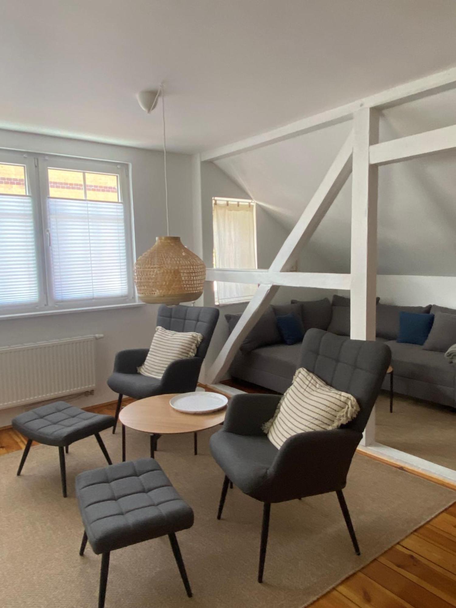 Im Dreiseitenhof Apartment Grossraeschen